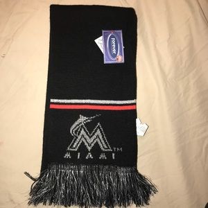 NWT Miami Marlins scarf